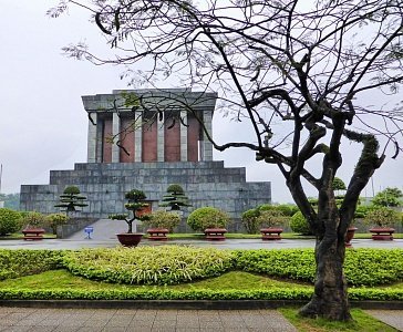 ho_chi_minh_mausoleum_46